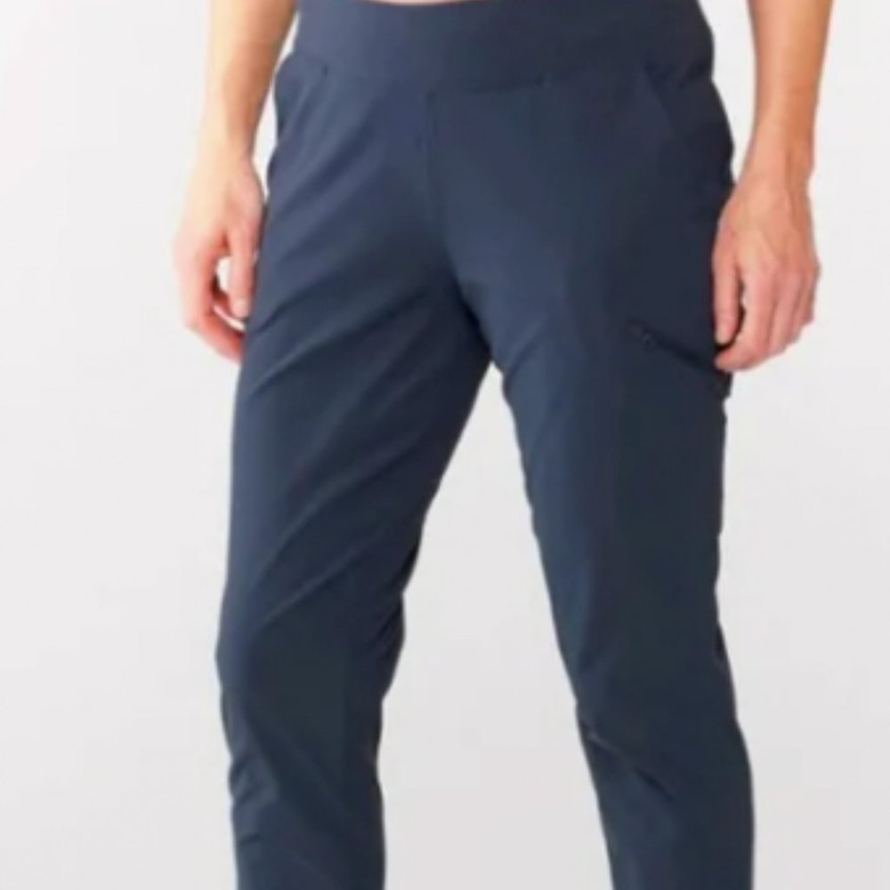 Mountain Hardwear Dynana/2 Ankle Pants in Dark Zinc